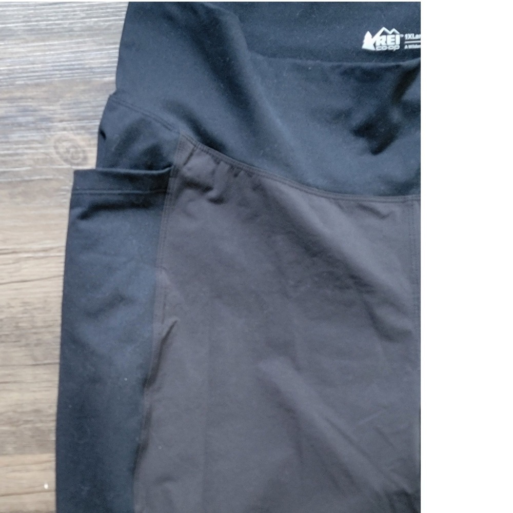 REI Co-op Mens 1XLarge Active Hybrid Hiking Pants Black Gray Zipper Pocket - Picture 3 of 9